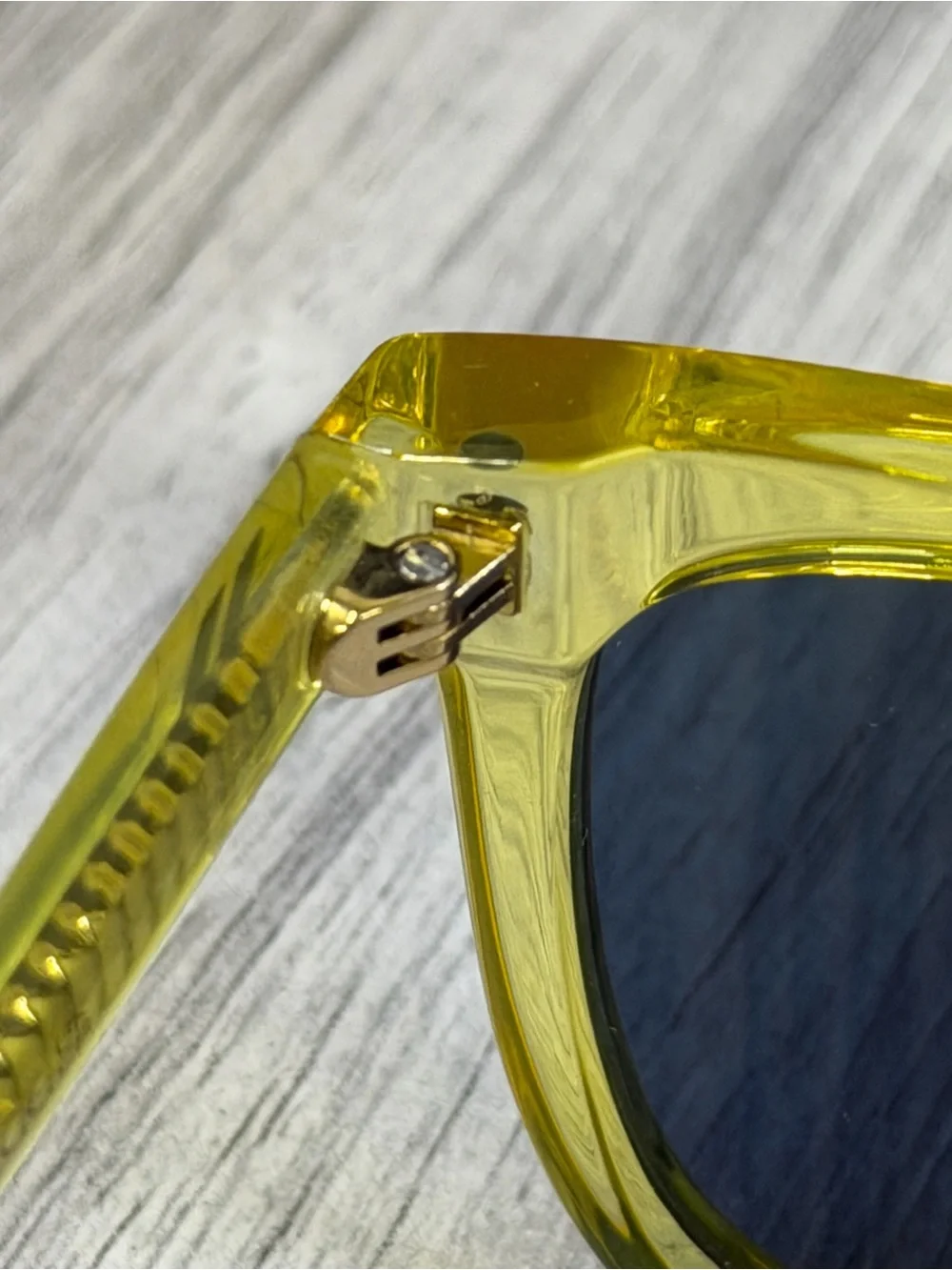 Blenders Eyewear Grove Spark Lime Polarized Sunglasses Crystal Neon Yellow NEW
